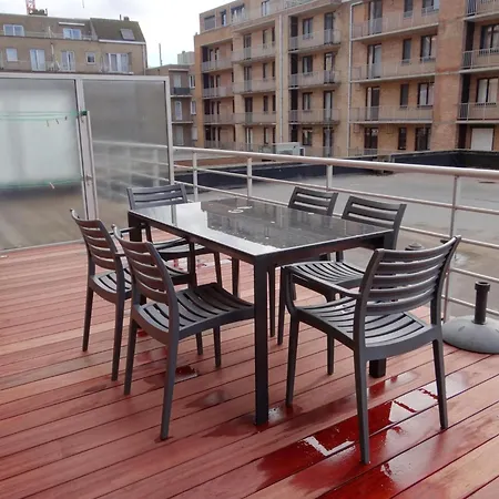 In Near The Daire Nieuwpoort